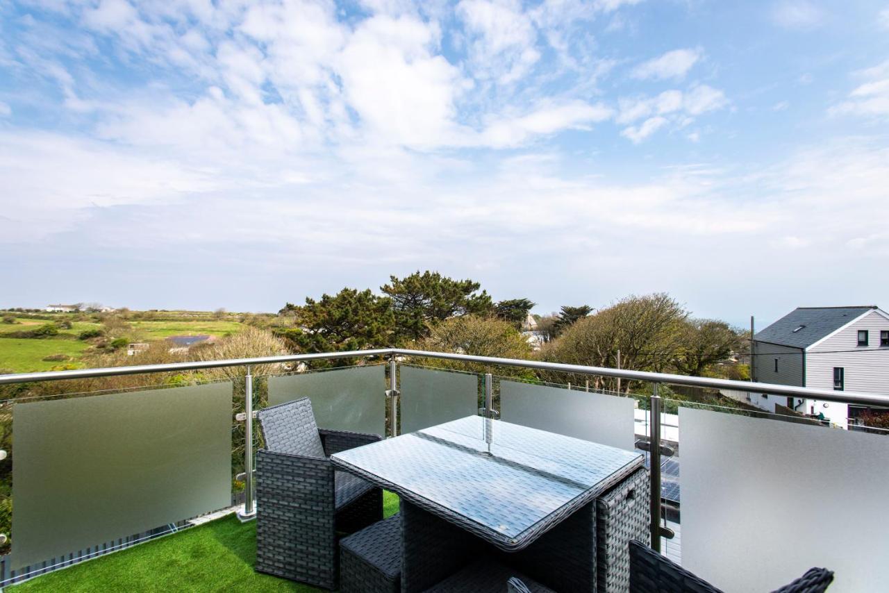 The Lighthouse Penthouse, Studio And Holiday Home St Ives Exterior foto